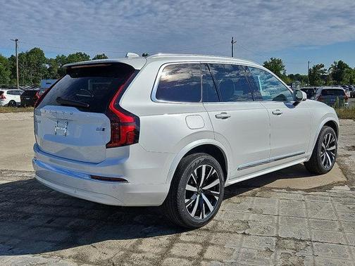 2026 Volvo XC90 B5 Core