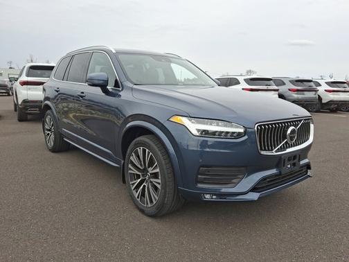 2022 Volvo XC90 T6 AWD Momentum 7 Seater