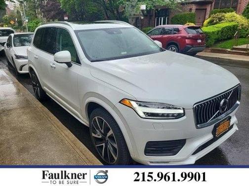 2022 Volvo XC90 T6 Momentum 7 Passenger