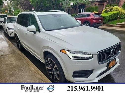 2022 Volvo XC90 T6 Momentum 7 Passenger