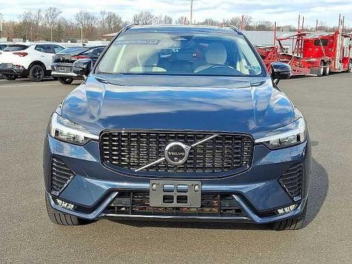2023 Volvo XC60 Plus