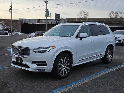 2023 Volvo XC90 Plus
