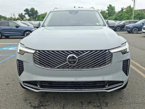2026 Volvo XC90 B6 Plus 6-Seater