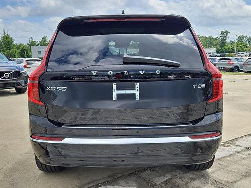2026 Volvo XC90 PLUS