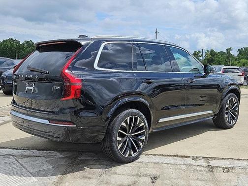 2026 Volvo XC90 PLUS