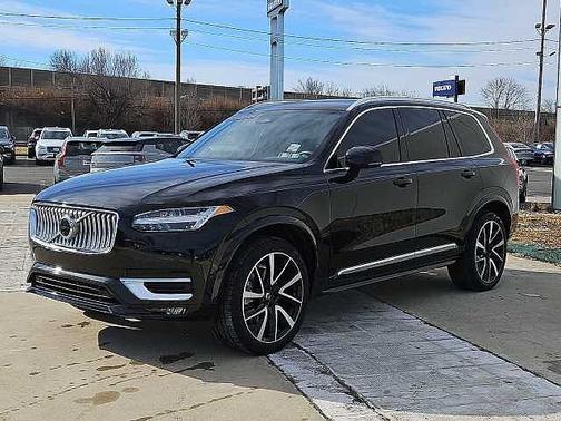 2023 Volvo XC90 Plus