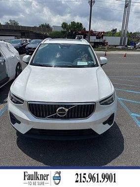 2023 Volvo XC40 B5 Plus Bright Theme