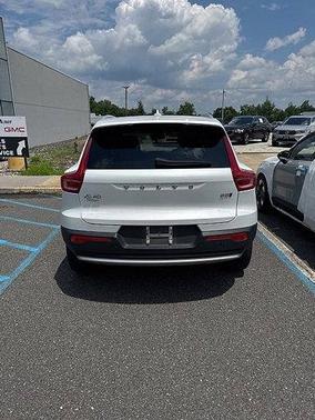 2023 Volvo XC40 B5 Plus Bright Theme