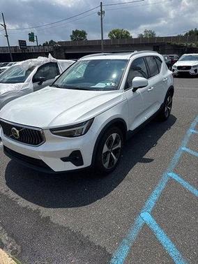 2023 Volvo XC40 B5 Plus Bright Theme