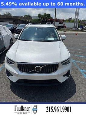 2023 Volvo XC40 B5 Plus Bright Theme