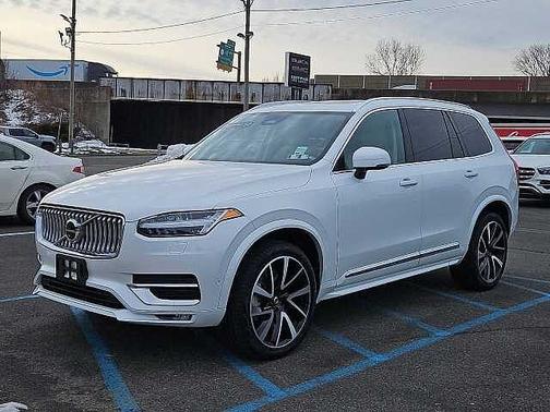2023 Volvo XC90 Plus