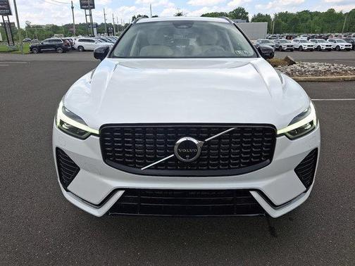 2024 Volvo XC60 B5 Plus Dark Theme