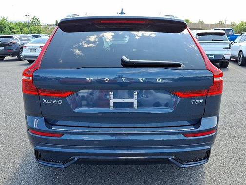 2025 Volvo XC60 Plug-In Hybrid T8 Plus