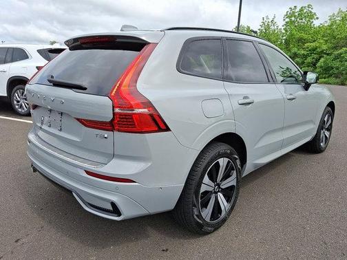 2025 Volvo XC60 Plug-In Hybrid T8 Plus
