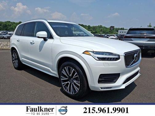 2022 Volvo XC90 T5 Momentum 7 Passenger