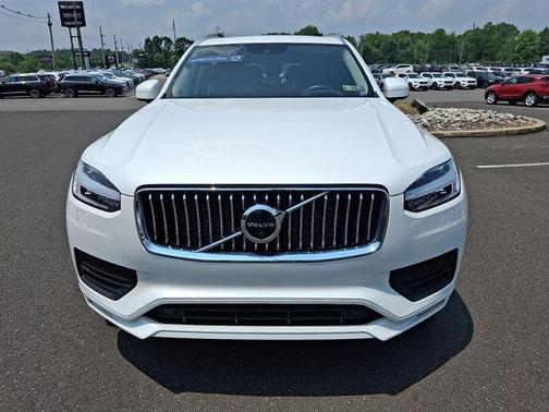 2022 Volvo XC90 T5 Momentum 7 Passenger