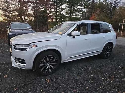 2023 Volvo XC90 Plus