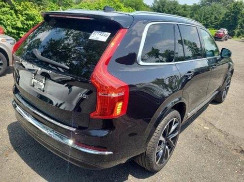 2023 Volvo XC90 B5 Plus