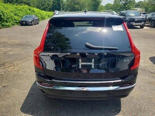 2023 Volvo XC90 B5 Plus
