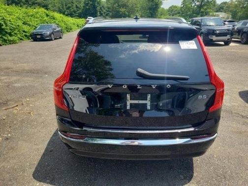 2023 Volvo XC90 B5 Plus