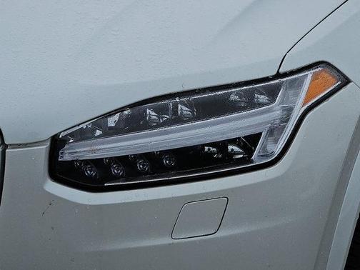 2024 Volvo XC90 B6 Plus Bright Theme 6-Seater