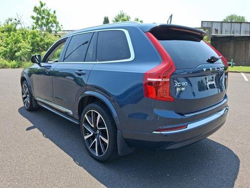 2024 Volvo XC90 B6 Ultimate Bright Theme 7-Seater