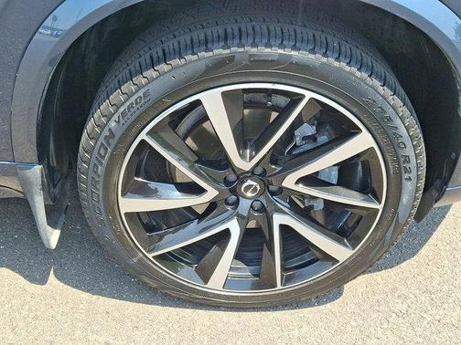 2024 Volvo XC90 B6 Ultimate Bright Theme 7-Seater