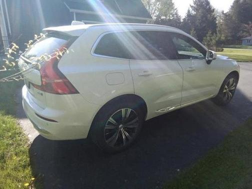 2022 Volvo XC60 B5 Inscription