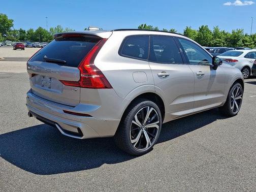 2025 Volvo XC60 Plug-In Hybrid T8 Ultra