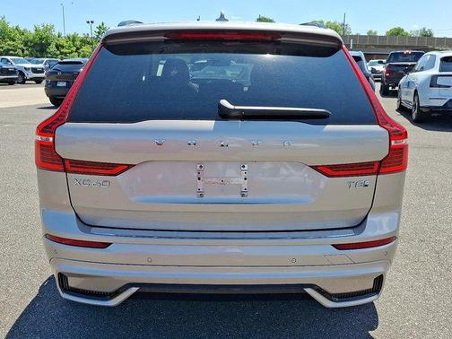 2025 Volvo XC60 Plug-In Hybrid T8 Ultra