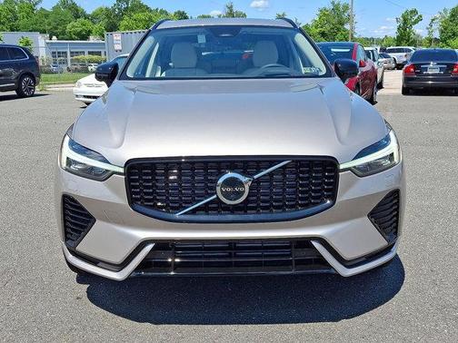 2025 Volvo XC60 Plug-In Hybrid T8 Ultra