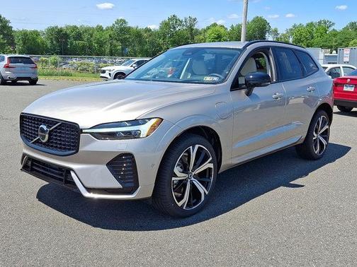 2025 Volvo XC60 Plug-In Hybrid T8 Ultra