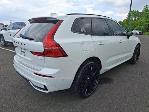 2022 Volvo XC60 Recharge Plug-In Hybrid T8 R-Design