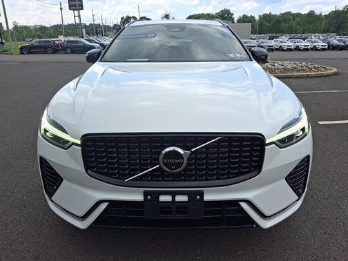 2022 Volvo XC60 Recharge Plug-In Hybrid T8 R-Design