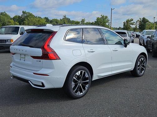 2026 Volvo XC60 B5 Plus