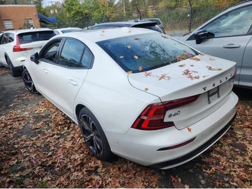 2024 Volvo S60 B5 Plus Dark