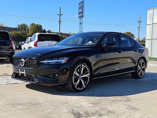 2025 Volvo S60 B5 Plus