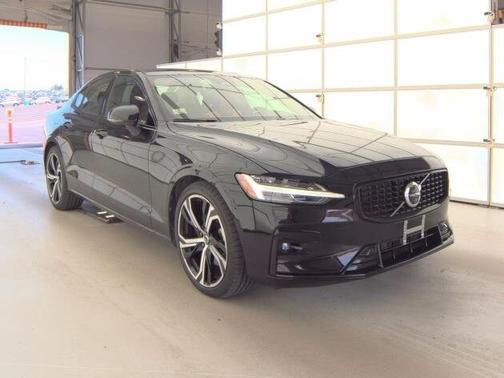 2025 Volvo S60 B5 Plus