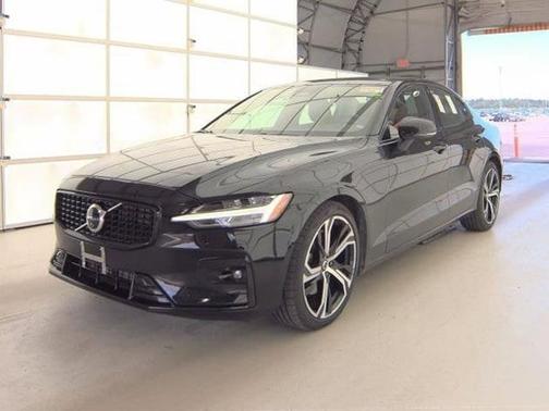 2025 Volvo S60 B5 Plus