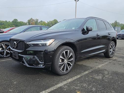 2023 Volvo XC60 B5 AWD Plus Dark