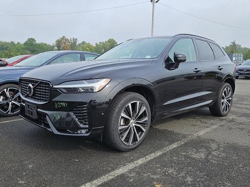 2023 Volvo XC60 B5 AWD Plus Dark