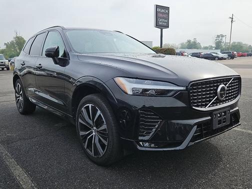 2023 Volvo XC60 B5 AWD Plus Dark