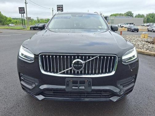2022 Volvo XC90 T6 Momentum 7 Passenger