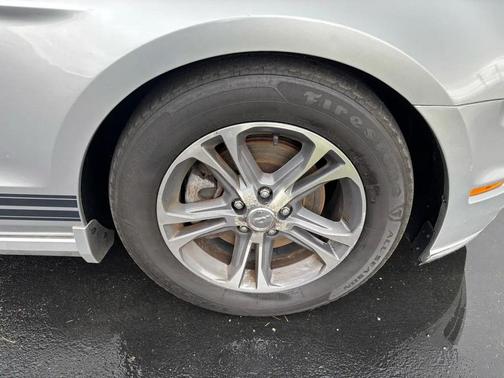 Ingot Silver Metallic 2014 Ford Mustang V6