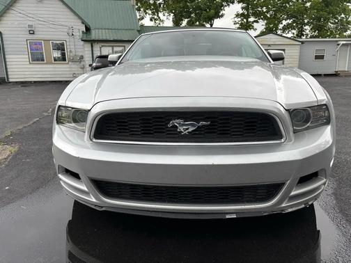 Ingot Silver Metallic 2014 Ford Mustang V6