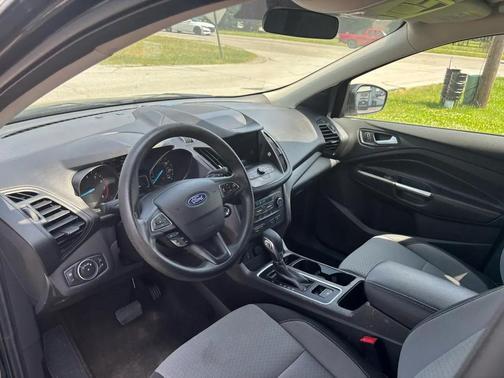 Agate Black Metallic 2019 Ford Escape SE