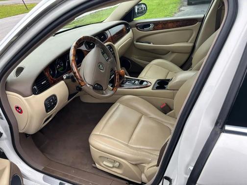White Onyx 2006 Jaguar XJ XJ8 L