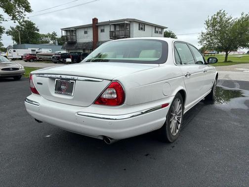 White Onyx 2006 Jaguar XJ XJ8 L