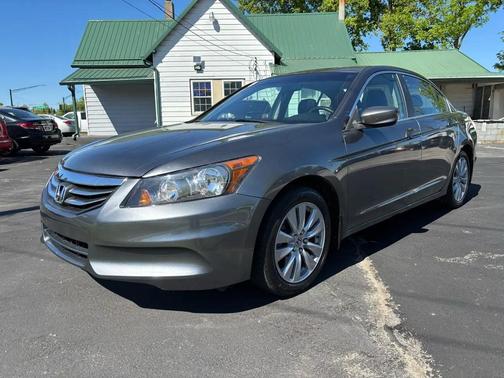Alabaster Silver Metallic 2011 Honda Accord SE