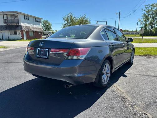Alabaster Silver Metallic 2011 Honda Accord SE